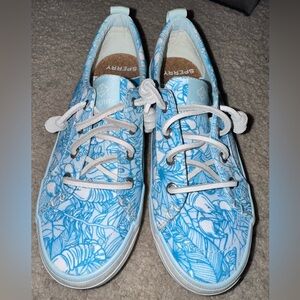 Sperry blue platform shoes